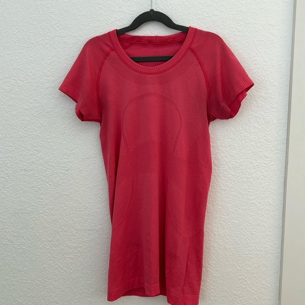 Lululemon Swiftly Tech 2.0 in Lipgloss Pink/Red